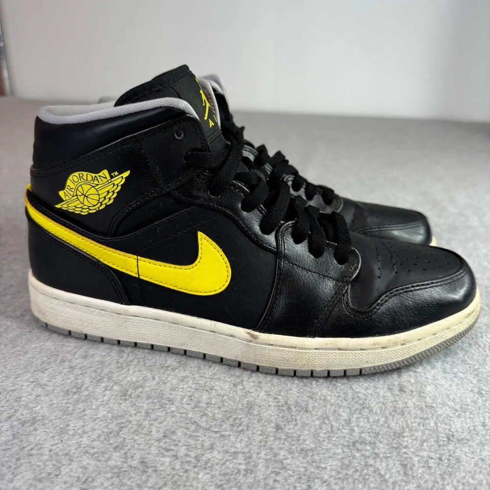 Jordan‎ Air Jordan 1 Mid Retro Mens Size 9 Black Yellow 554724-070 Sneakers
